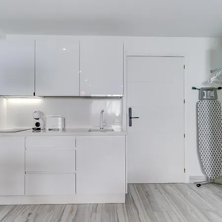 アパートホテル Bal Adults Only