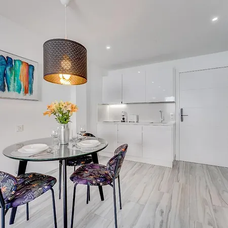 アパートホテル Bal Adults Only アロナ