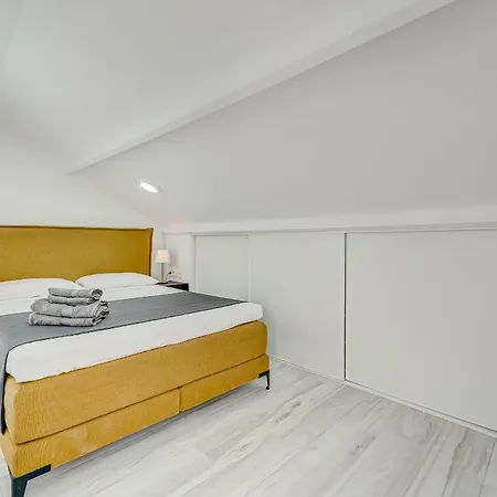 アパートホテル Bal Adults Only アロナ